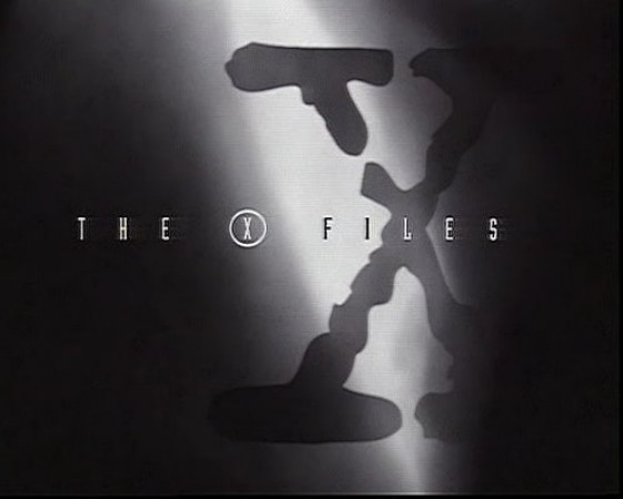 L’agent Scully mange un insecte comestible dans X-Files : débat autour du sujet