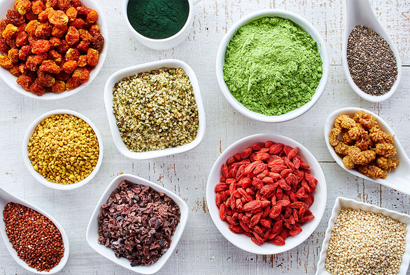 Baies de goji, amandes, thé matcha : des ingrédients réputés pour leurs effets sur notre santé